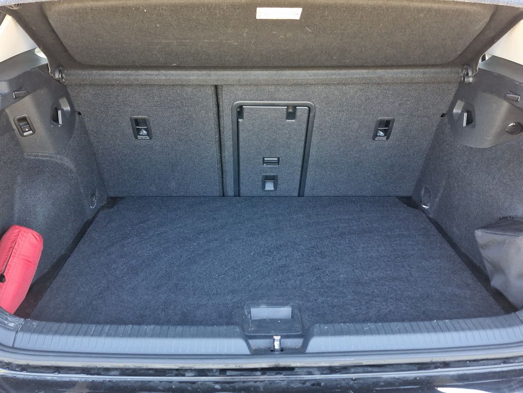 Volkswagen Golf 2.0 TDI DSG Move Pano AHK Kamera HUD Navi L
