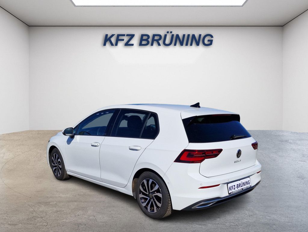 Volkswagen Golf 2.0 TDI DSG Active Pano IQ.Light AHK HUD SH