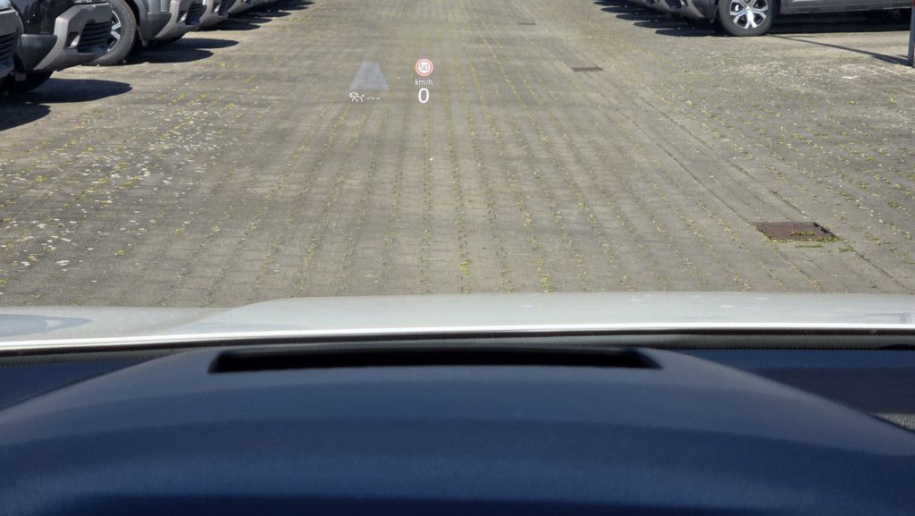 Volkswagen Golf 2.0 TDI DSG Active Pano IQ.Light AHK HUD SH