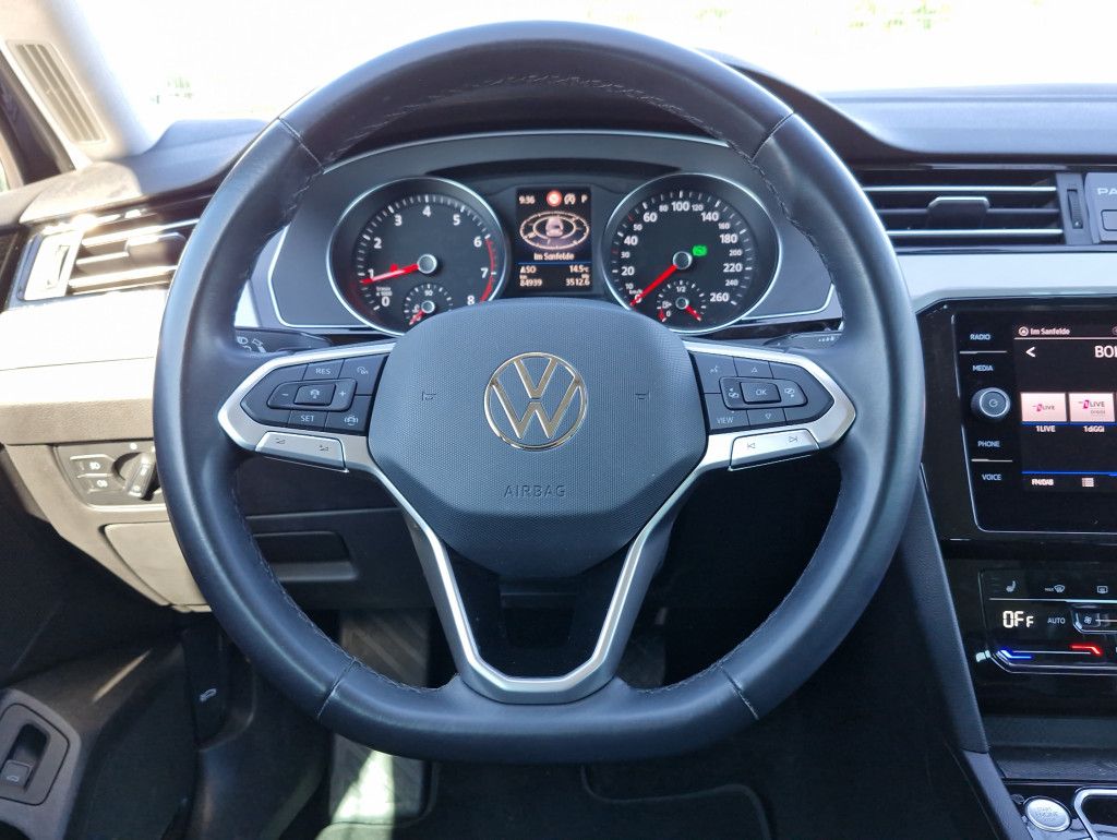 Volkswagen Passat Variant 1.5 TSI DSG Business Navi LED AHK