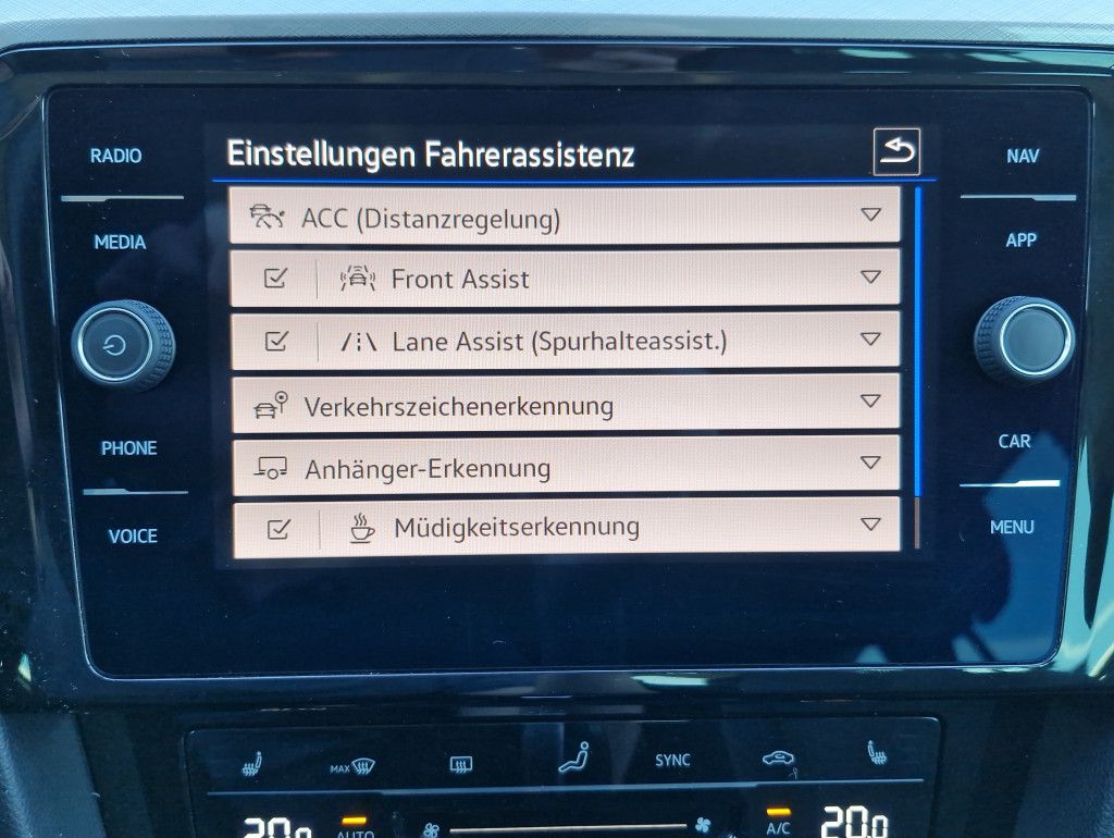 Volkswagen Passat Variant 1.5 TSI DSG Business Navi LED AHK