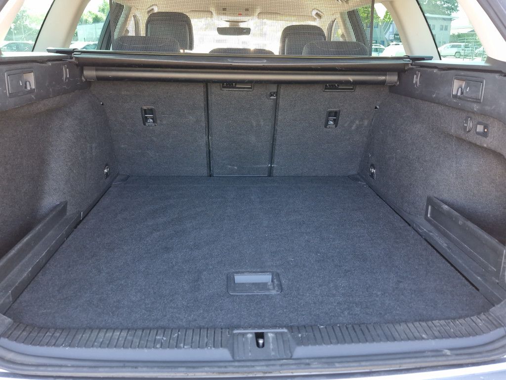 Volkswagen Passat Variant 1.5 TSI DSG Business Navi LED AHK
