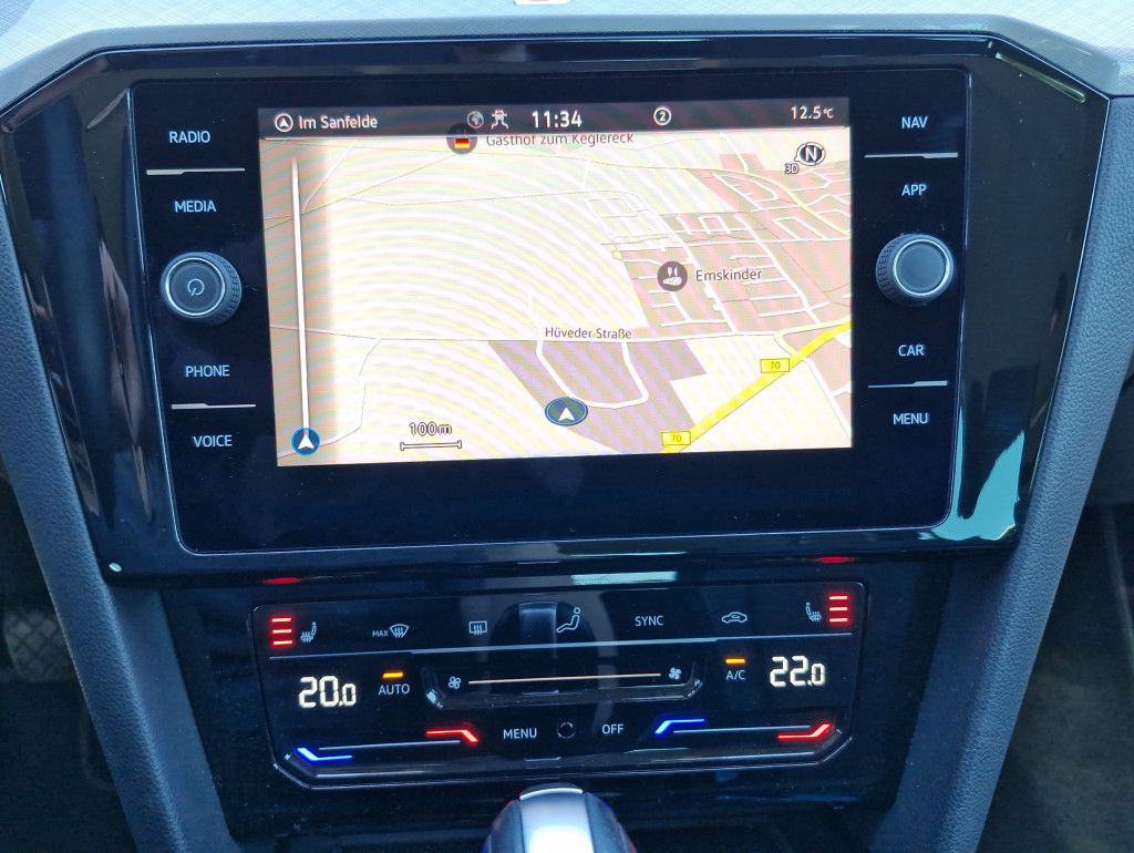 Volkswagen Passat Variant 1.5 TSI DSG Business Navi LED AHK