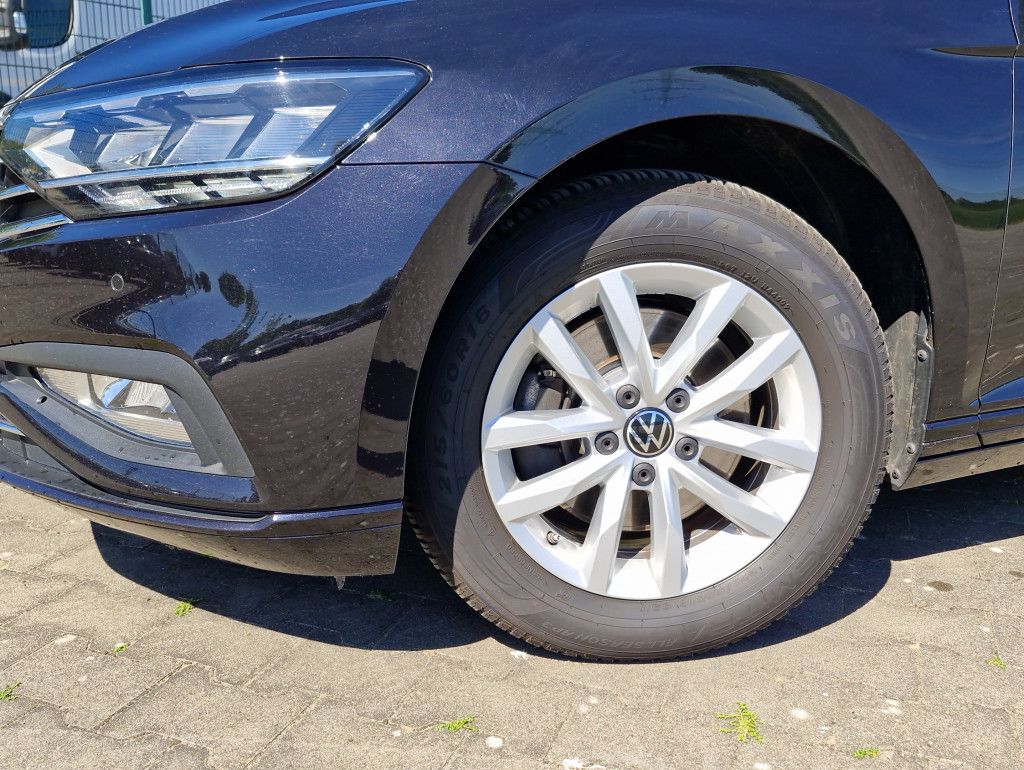 Volkswagen Passat Variant 1.5 TSI DSG Business Navi LED AHK