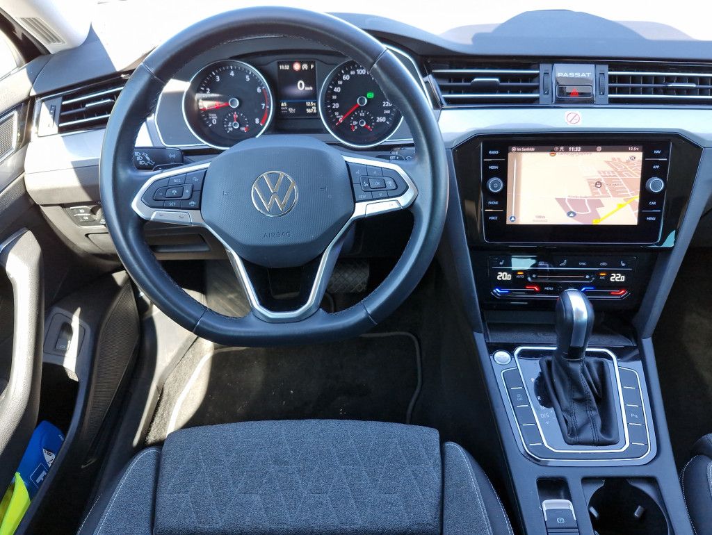 Volkswagen Passat Variant 1.5 TSI DSG Business Navi LED AHK