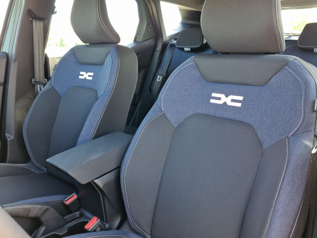 Dacia Duster TCe 130 MHEV Expression Navi SHZ LED Kame