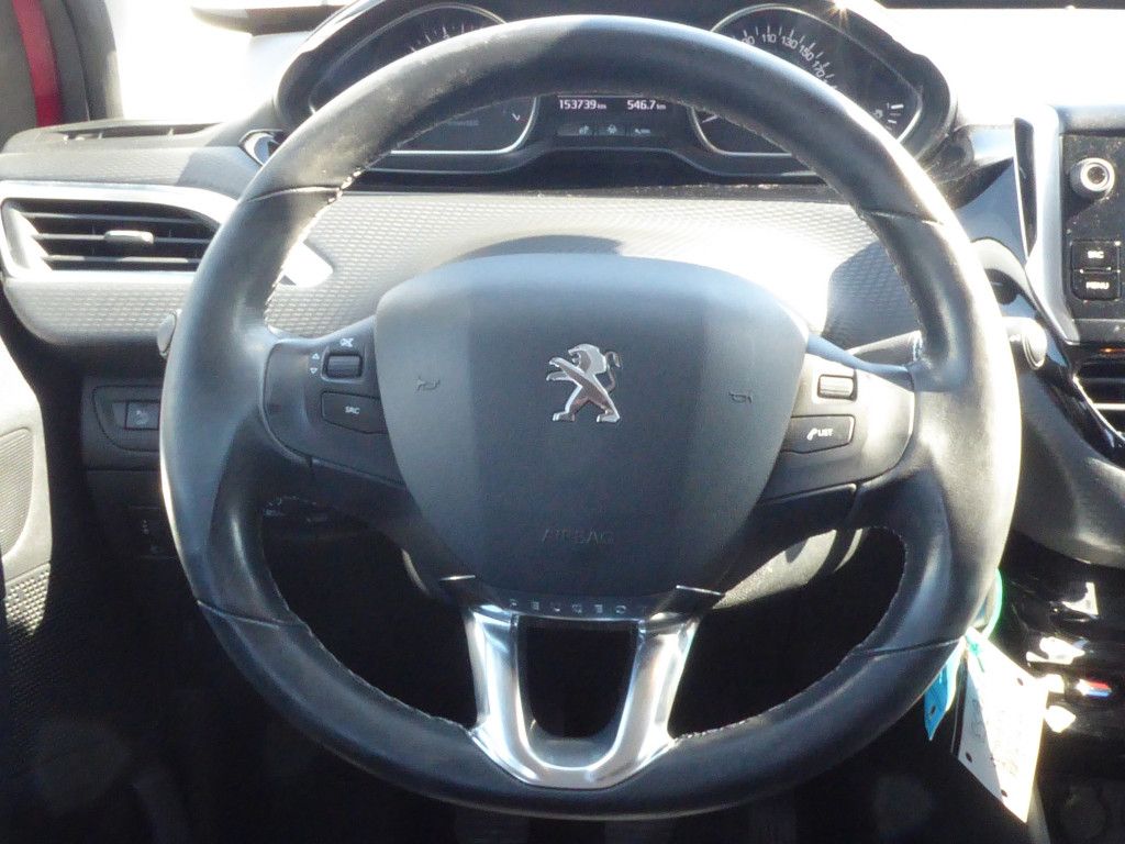 Peugeot 2008 1.2 PureTech 130 Allure Kamera Klimaaut ALU