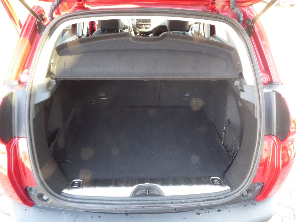Peugeot 2008 1.2 PureTech 130 Allure Kamera Klimaaut ALU