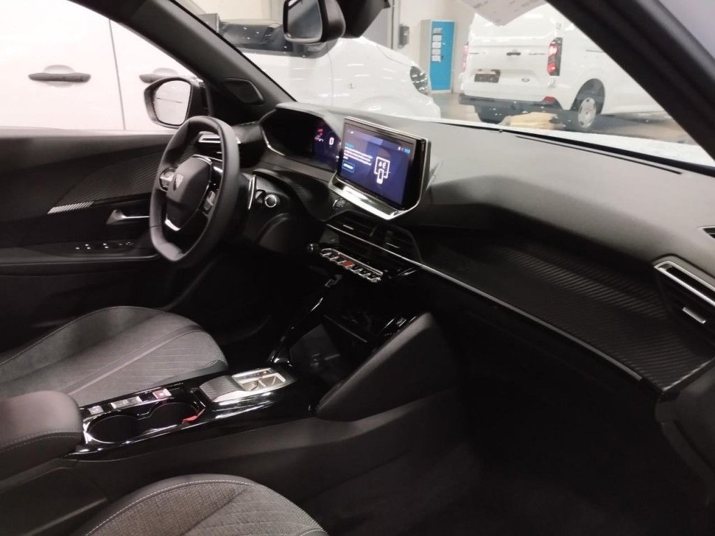 Peugeot 2008 PureTech 130 Allure AT LED Navi Kamera SHZ