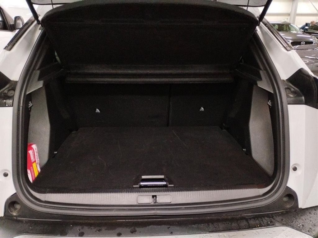 Peugeot 2008 PureTech 130 Allure AT LED Navi Kamera SHZ