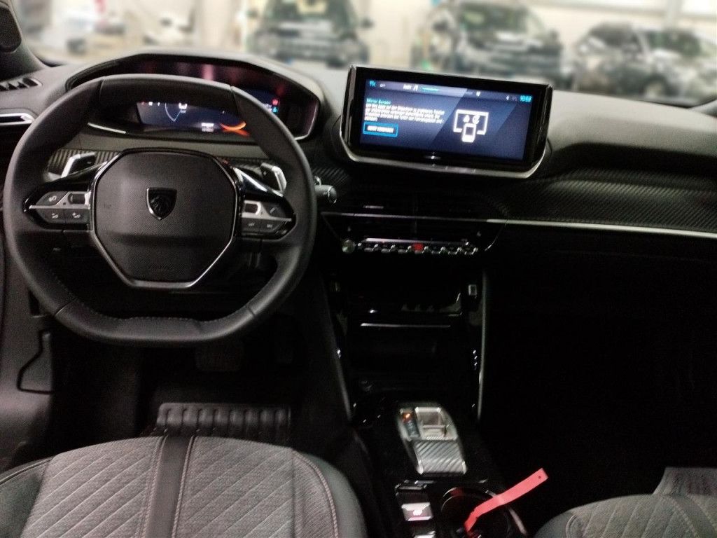 Peugeot 2008 PureTech 130 Allure AT LED Navi Kamera SHZ