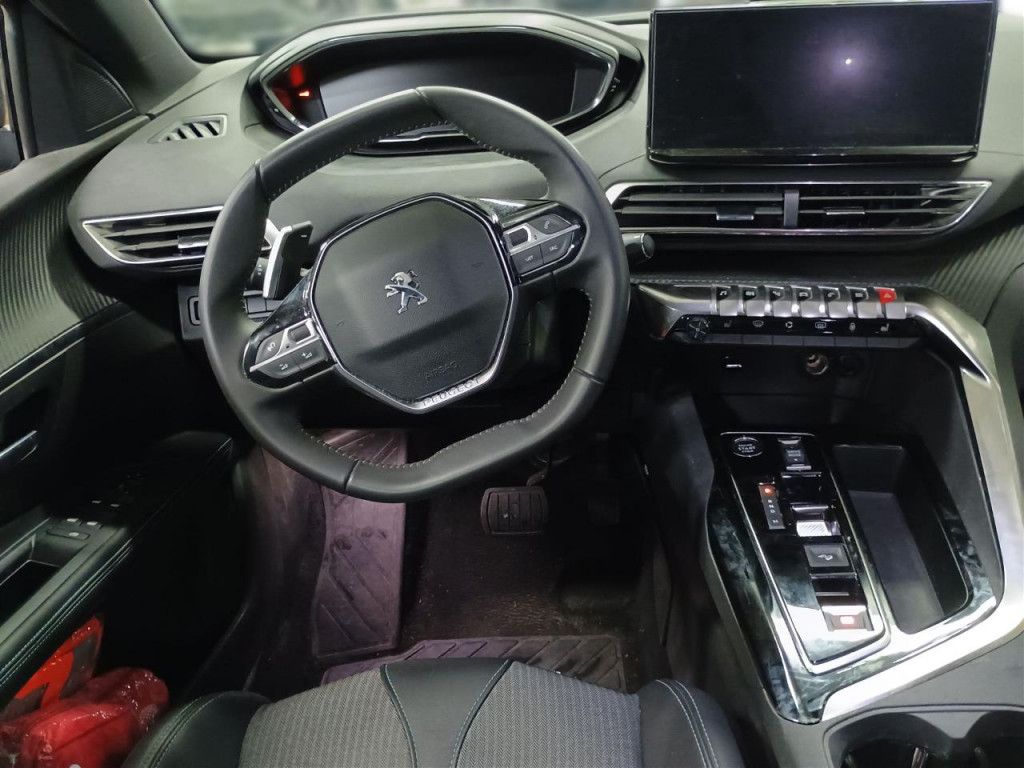 Peugeot 5008 BlueHDI 130 Allure AT LED Navi Kamera 7-Sit