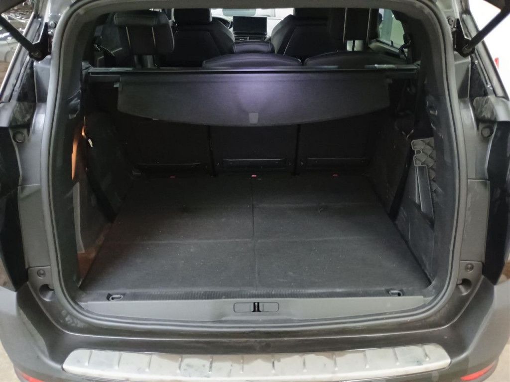 Peugeot 5008 BlueHDI 130 Allure AT LED Navi Kamera 7-Sit