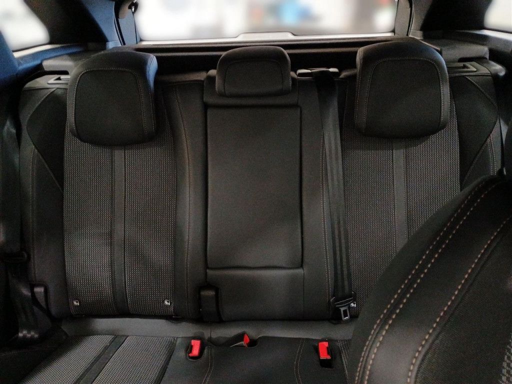 Peugeot 3008 PHEV 300 e AT LED Navi Kamera SHZ ACC PDC K