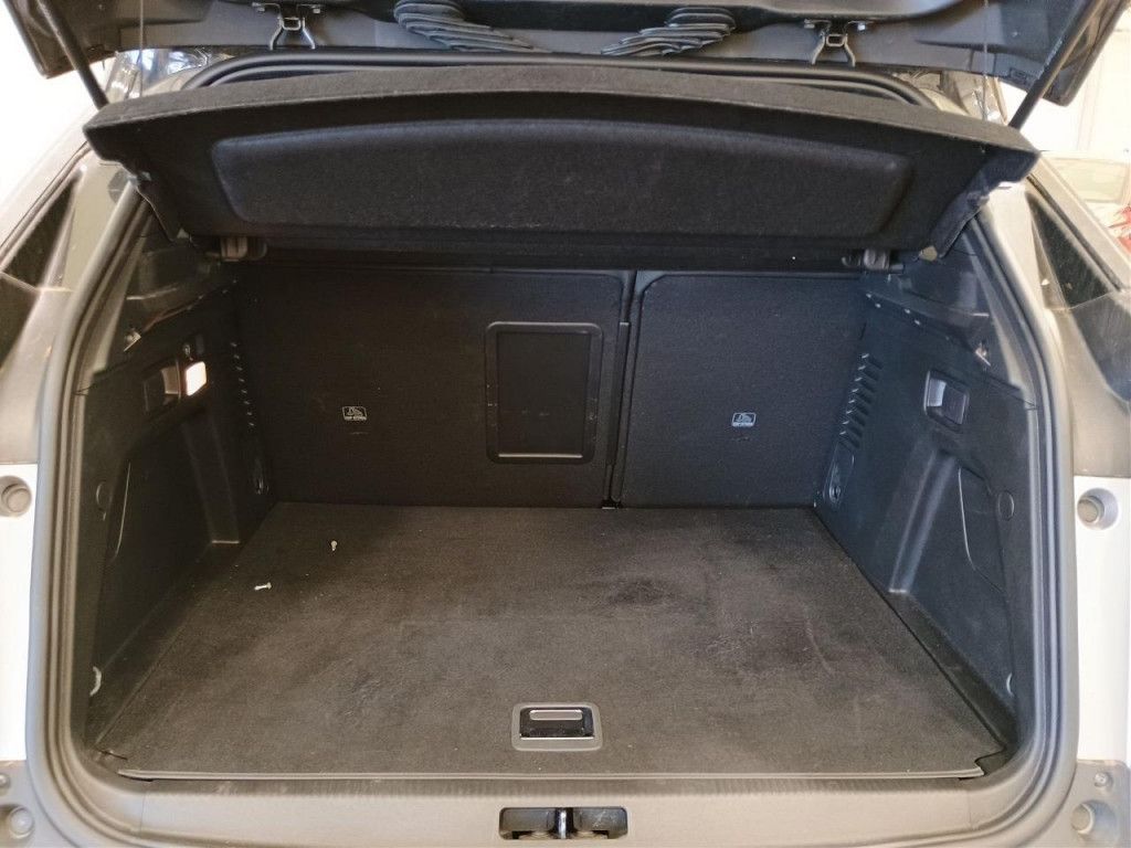 Peugeot 3008 PHEV 300 e AT LED Navi Kamera SHZ ACC PDC K