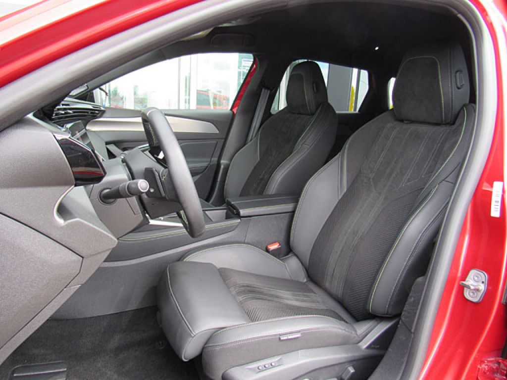 Peugeot 308 SW GT PureTech AT8 FOCAL-Sound MatrixLED Sit