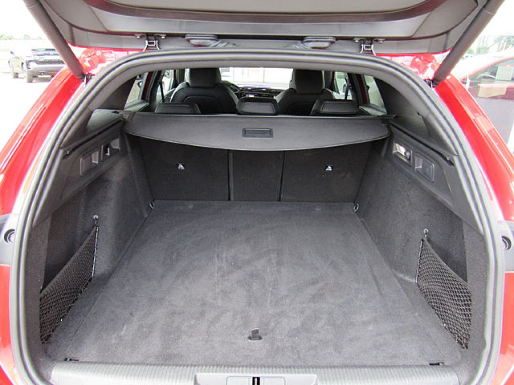 Peugeot 308 SW GT PureTech AT8 FOCAL-Sound MatrixLED Sit
