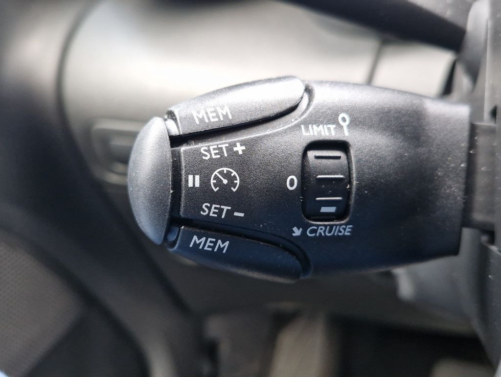 Citroën C3 Aircross PureTech 130 AT Max LED Navi Pano Ka