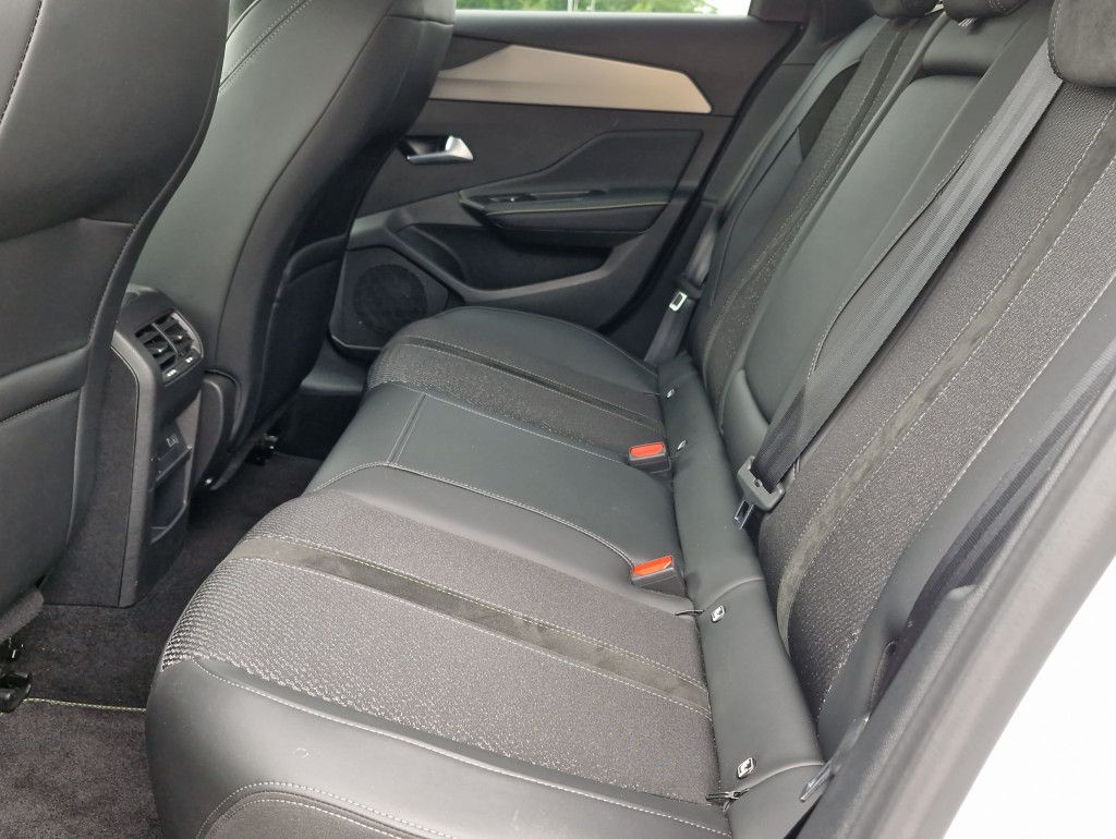 Peugeot 308 SW PHEV 225 e-AT GT LED Navi Kamera Keyless