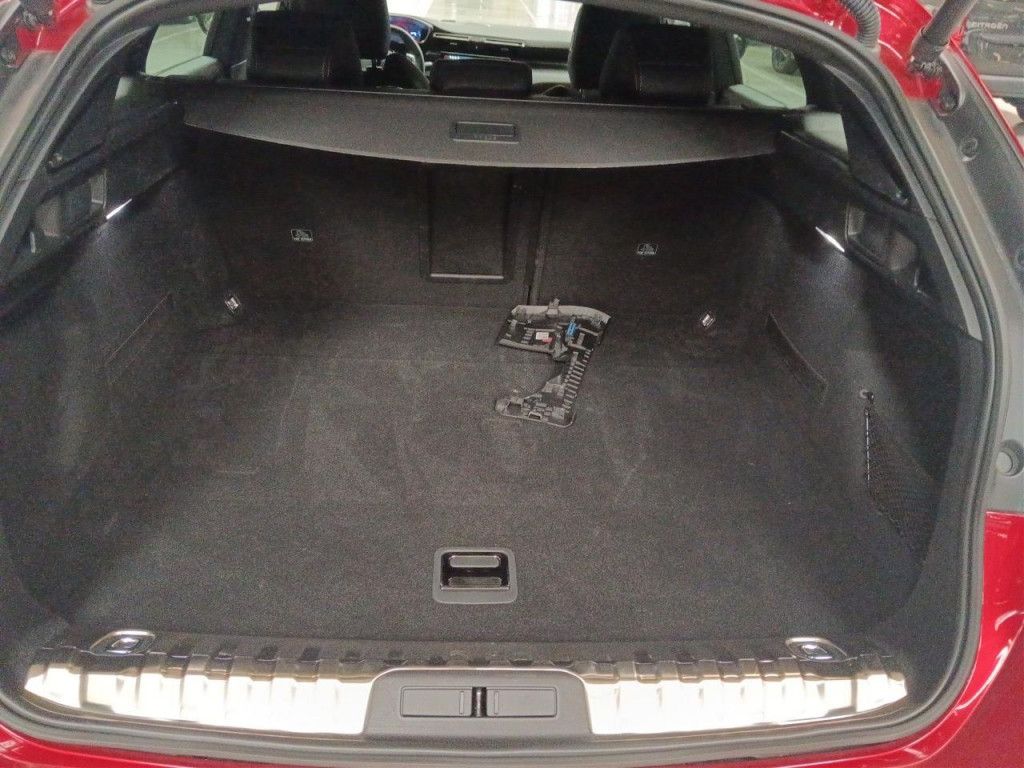 Peugeot 508 SW PureTech 130Allure AT LED Navi Kamera360