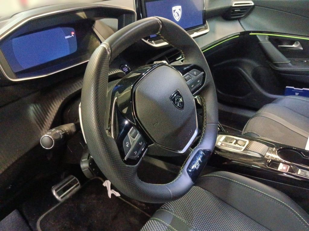 Peugeot 2008 PureTech 130 GT AT LED Navi Kamera360 PDC A