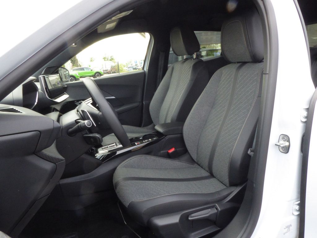 Peugeot 2008 PureTech 130 Allure AT LED Navi Kamera 360