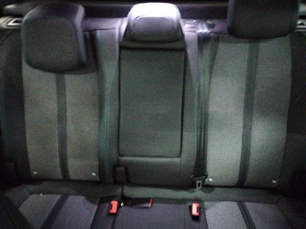 Peugeot 3008 PureTech 130 Allure AT LED Navi Kamera 360