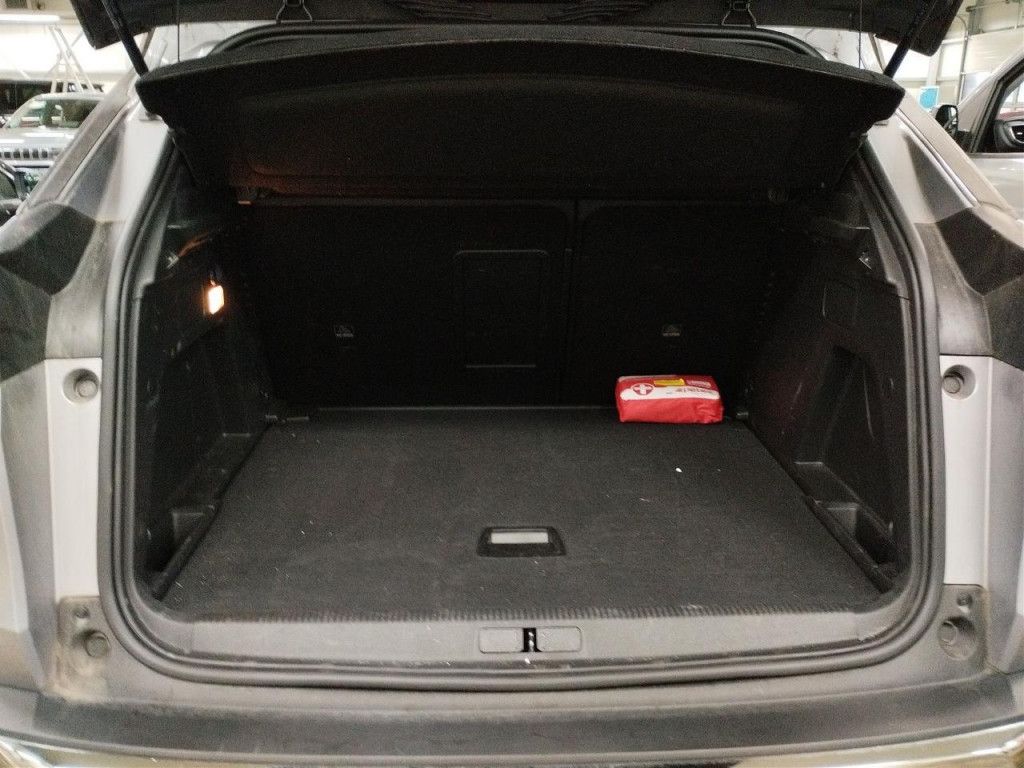 Peugeot 3008 PureTech 130 Allure AT LED Navi Kamera 360