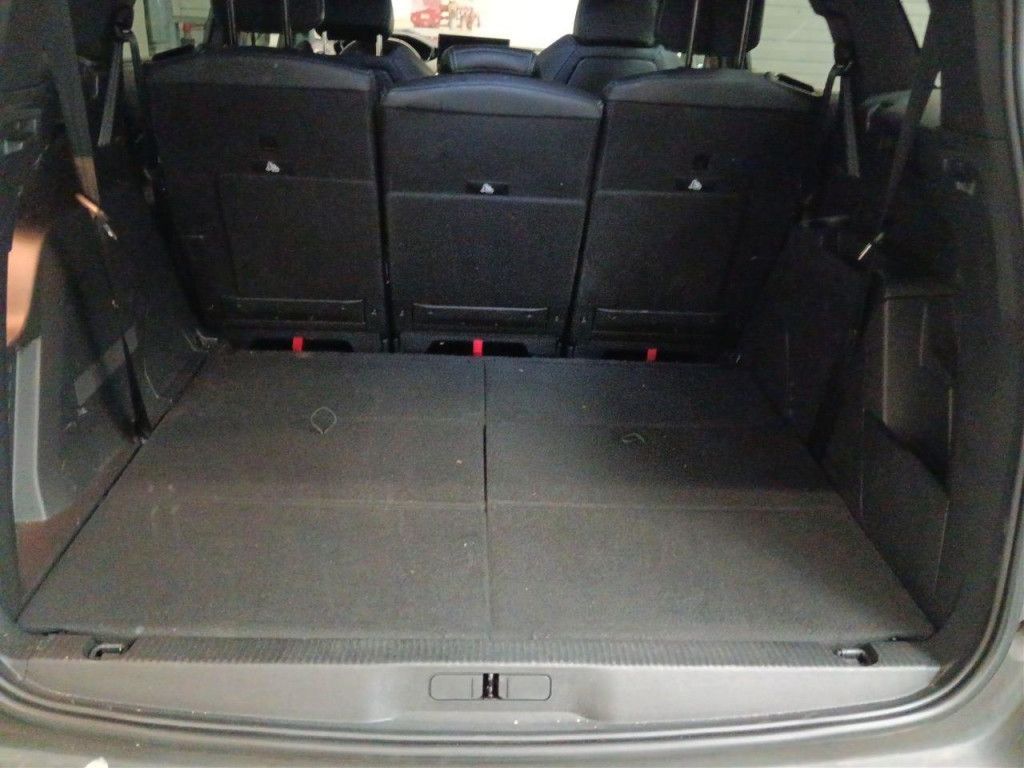 Peugeot 5008 Hybrid 145 e-DSC Allure Pack LED Navi Kamer