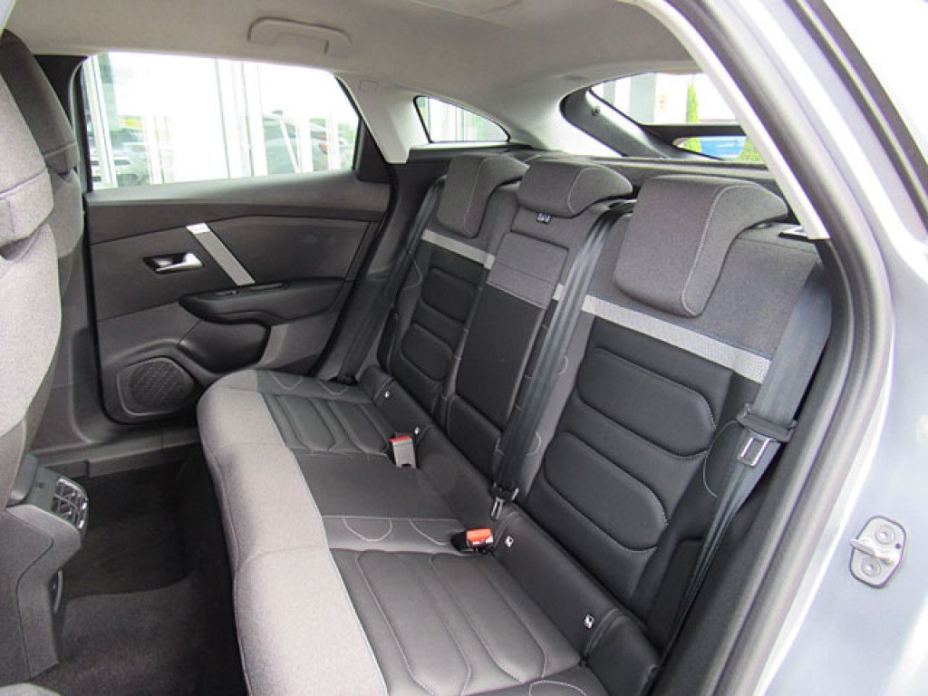 Citroën C4 Plus PureTech 130 AT8 LED-Licht Navi R-Kamera