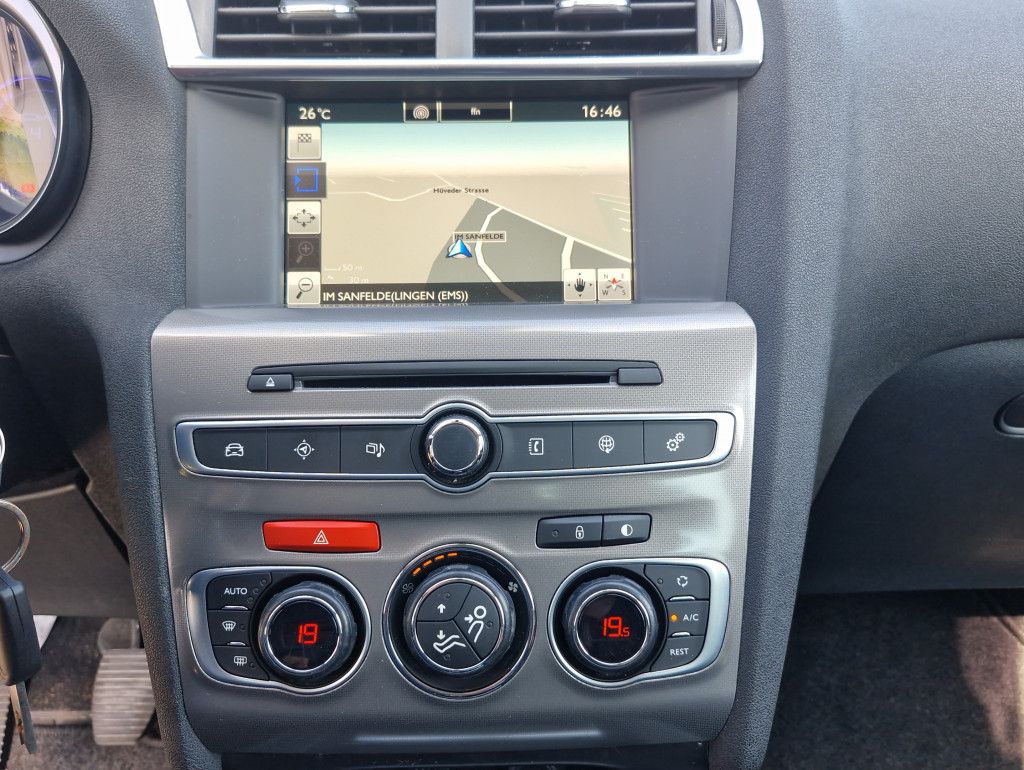 Citroën C4 1.6 Blue-HDI Selection Navi SHZ 8-fach