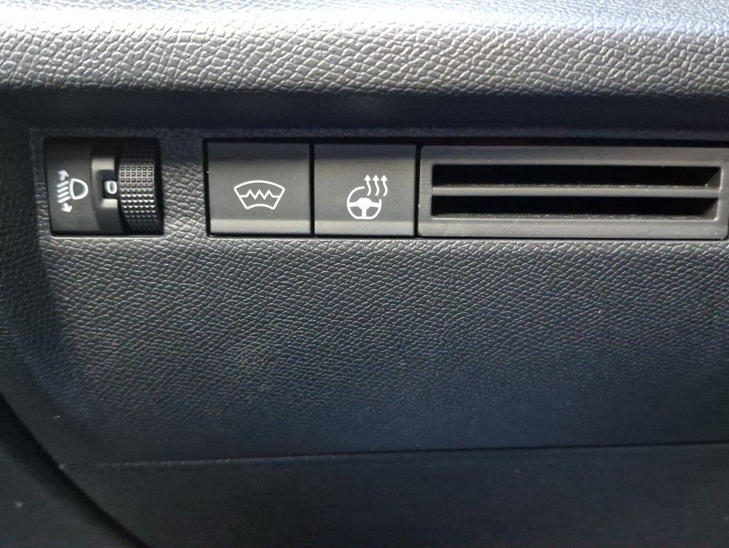 Citroën C4 PureTech 130 Plus AT LED Kamera PDC CarPlay A