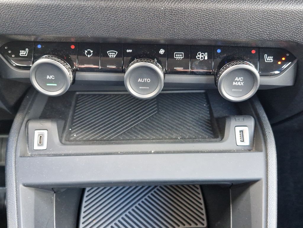 Citroën C4 PureTech 130 Plus AT LED Kamera PDC CarPlay A