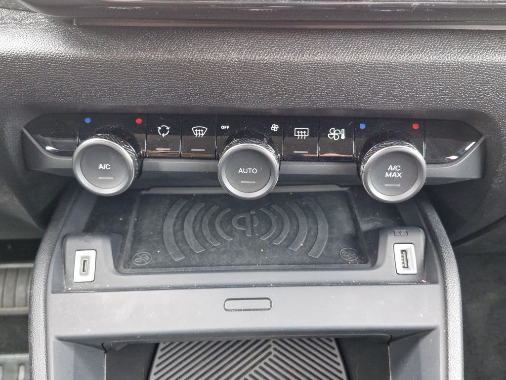 Citroën C4 PureTech 130 AT Max LED Navi Kamera 360 HeadU