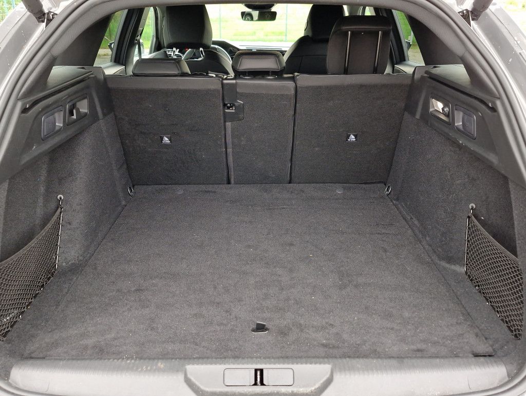 Peugeot 308 SW PureTech 130 GT AT LED Navi Kamera PDC To