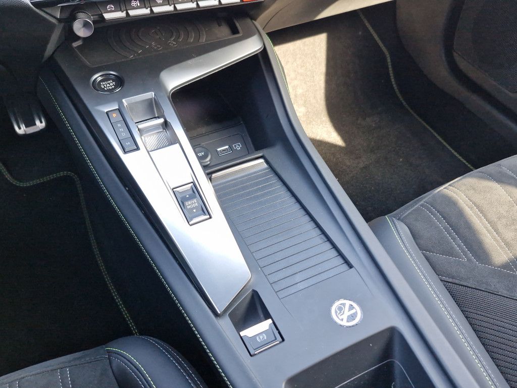 Peugeot 308 SW PureTech 130 GT AT LED Navi Pano Kamera A