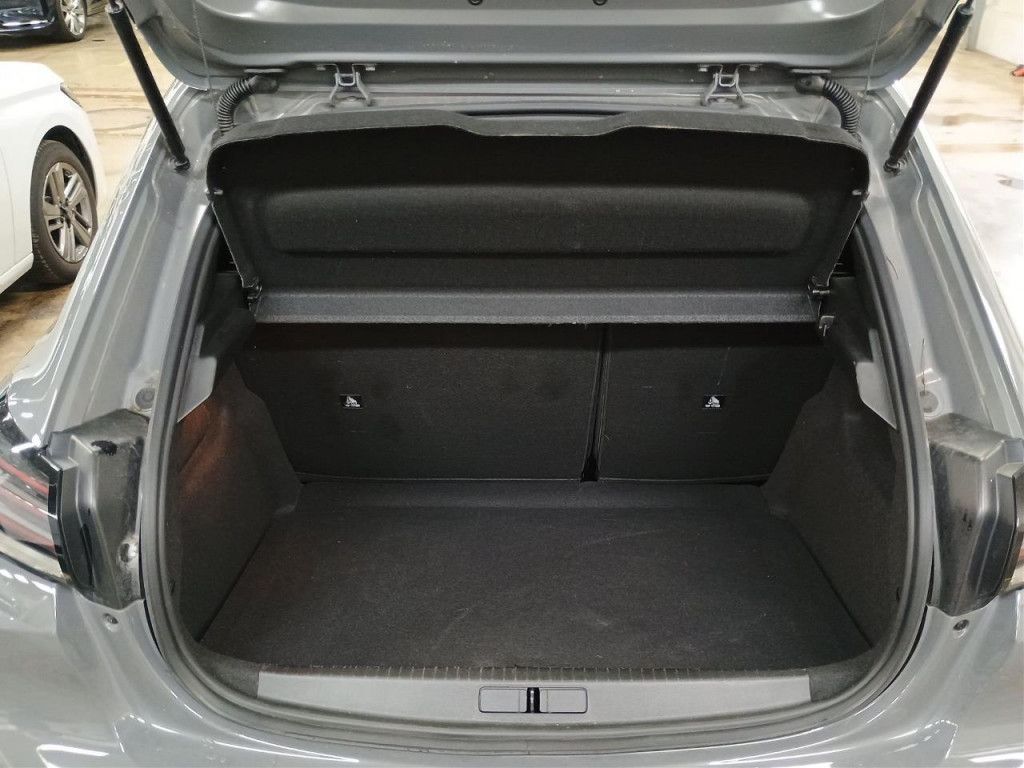 Peugeot 208 PureTech 100 Allure AT LED Kamera PDC CarPla