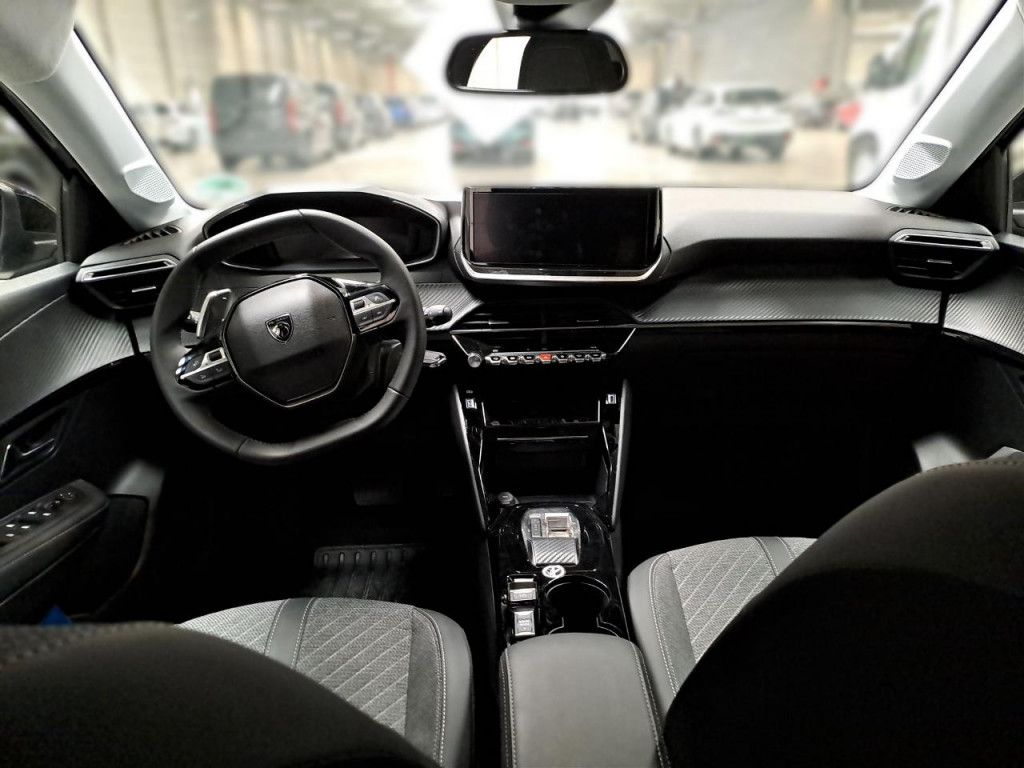Peugeot 208 PureTech 100 Allure AT LED Kamera PDC CarPla
