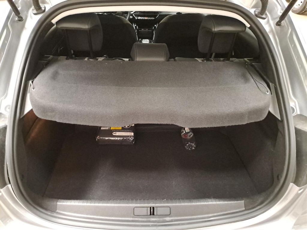 Peugeot 208 PureTech 100 Allure AT LED Kamera PDC CarPla