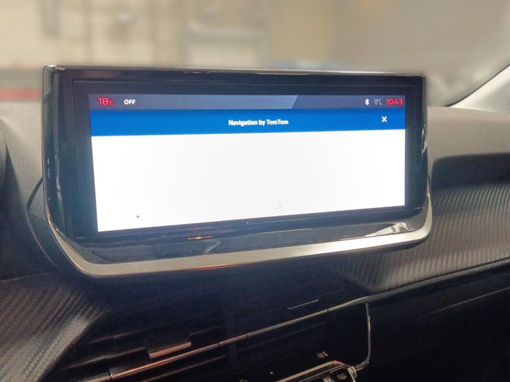 Peugeot 208 PureTech 100 Allure AT LED Kamera PDC CarPla