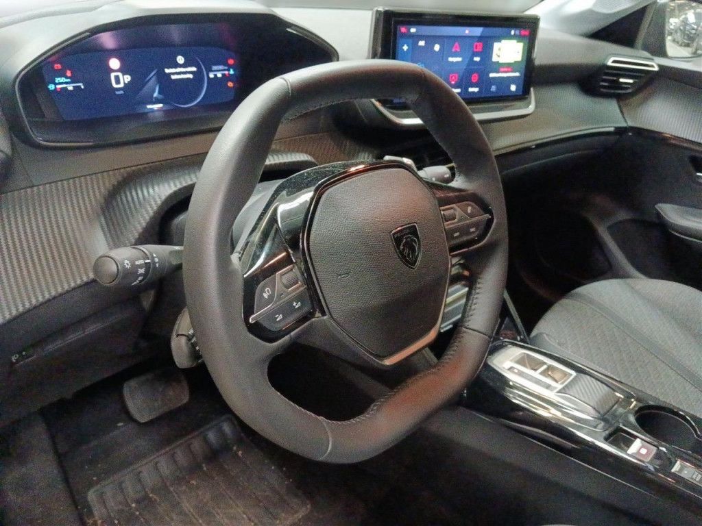 Peugeot 208 PureTech 100 Allure AT LED Kamera PDC CarPla