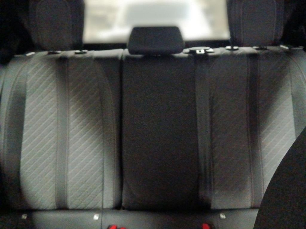 Peugeot 208 PureTech 100 Allure AT LED Kamera PDC CarPla