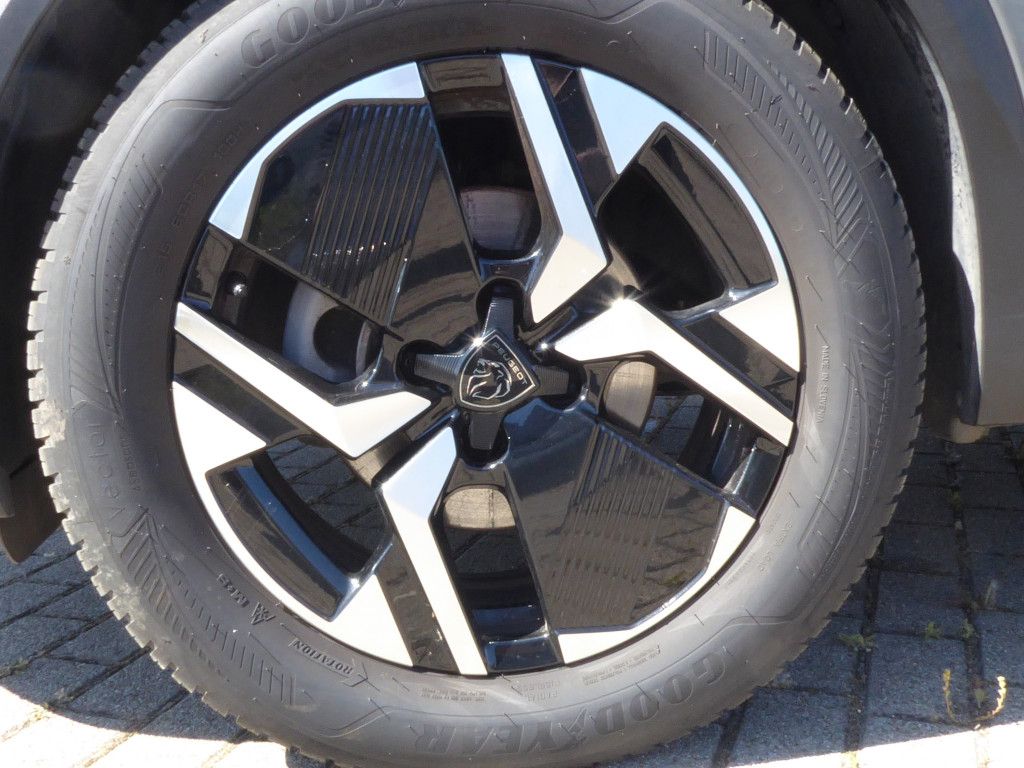 Peugeot 2008 PureTech 130 Allure AT LED Navi Kamera 360