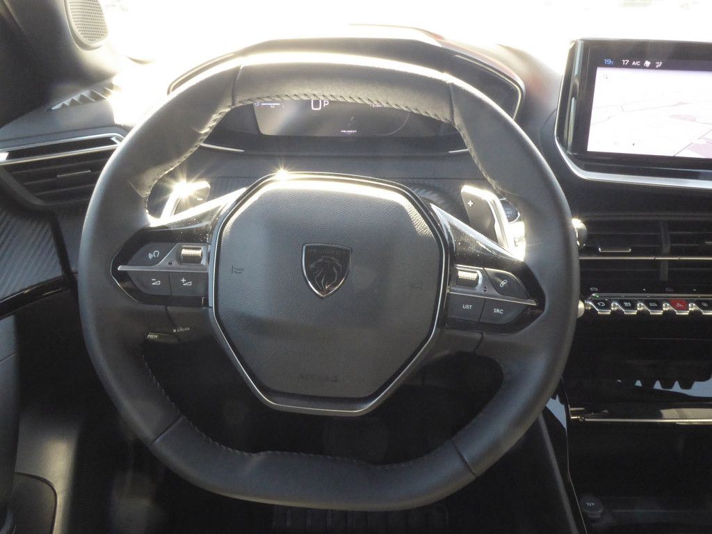 Peugeot 2008 PureTech 130 Allure AT LED Navi Kamera 360