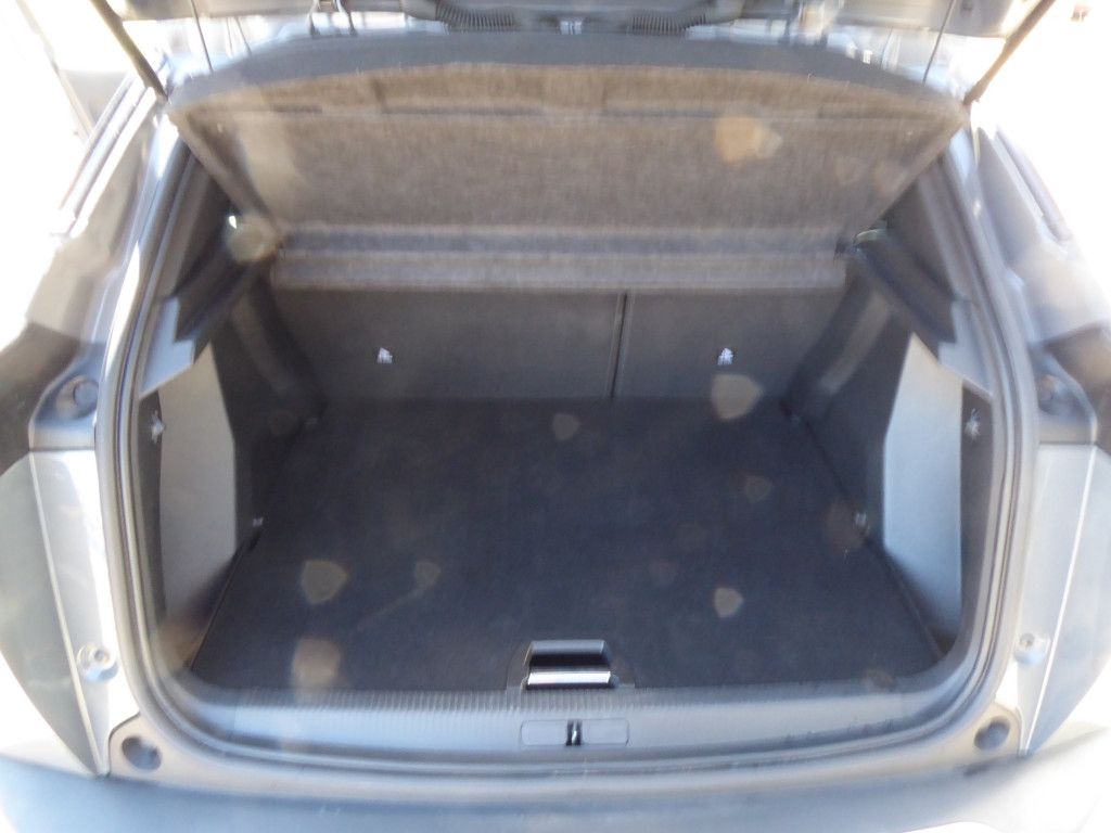 Peugeot 2008 PureTech 130 Allure AT LED Navi Kamera 360
