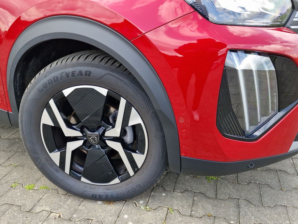 Peugeot 2008 PureTech 130 Allure AT LED Navi Kamera 360
