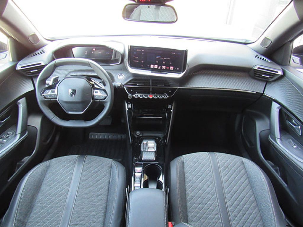 Peugeot 2008 Allure PureTech AT8 LED-Licht NAVI R-Kamera
