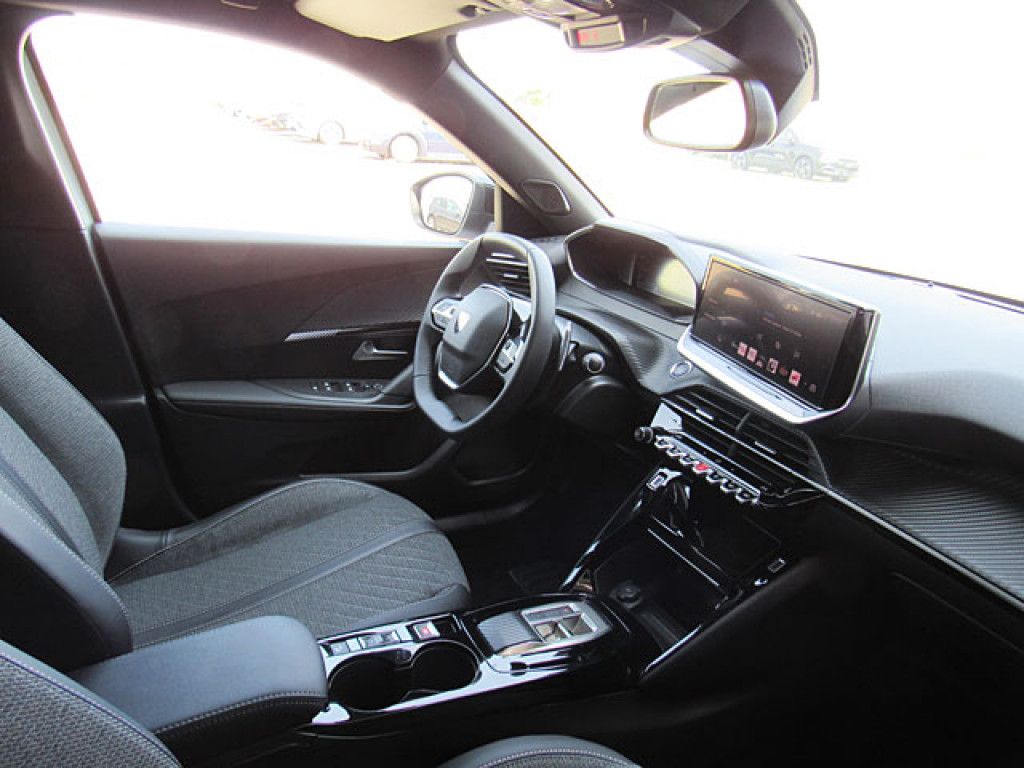Peugeot 2008 Allure PureTech AT8 LED-Licht NAVI R-Kamera