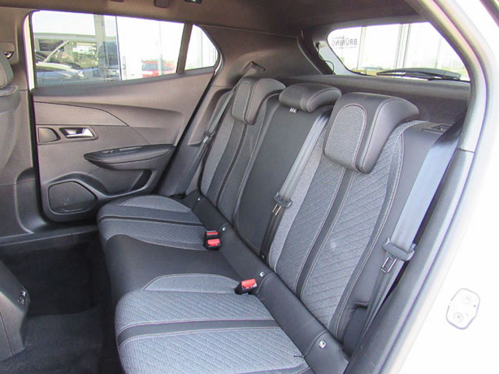 Peugeot 2008 Allure PureTech AT8 LED-Licht NAVI R-Kamera
