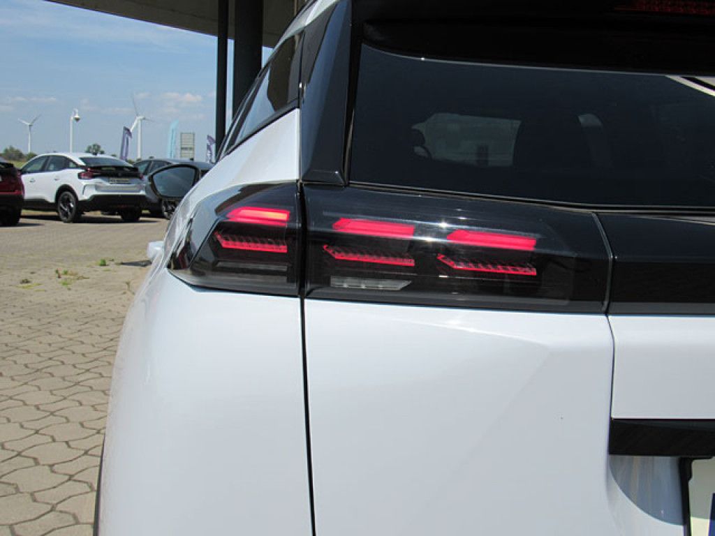 Peugeot 2008 Allure PureTech AT8 LED-Licht NAVI R-Kamera